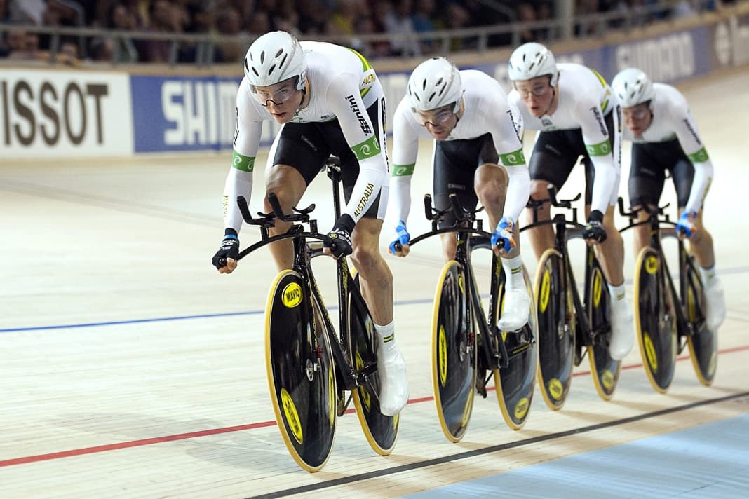 Before Rohan Dennis switched to the road, he collected numerous successes on the track. He rode on the oval until 2012, winning the 2010 World Championship title in the team pursuit as well as several silver medals.