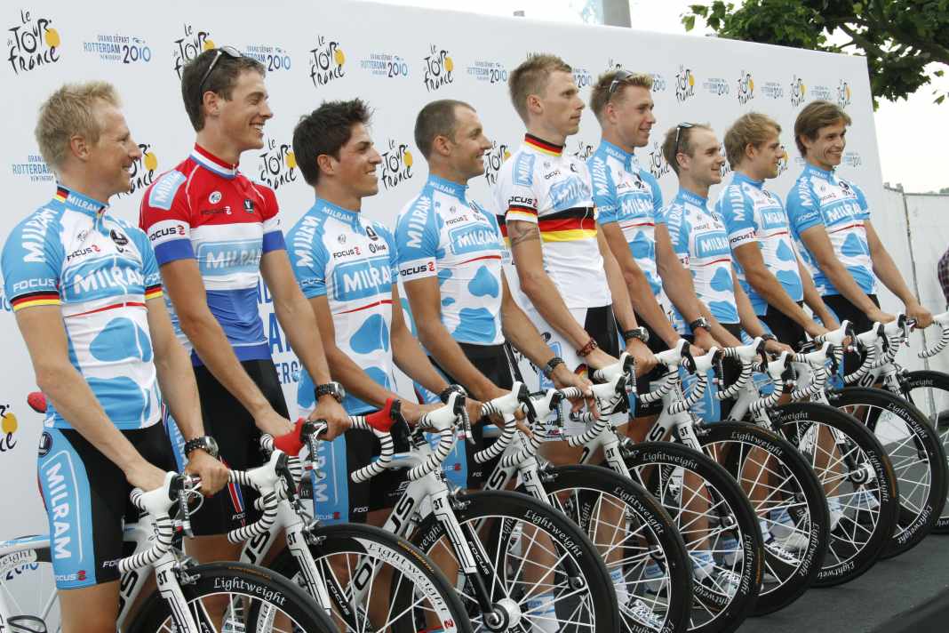 Les neuf coureurs de l'équipe Milram qui ont pris le départ du Tour de France 2010.