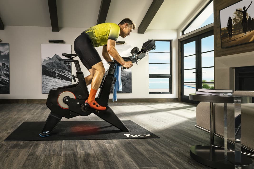 Tacx NEO Bike Plus - nouveau smartbike de la maison Garmin