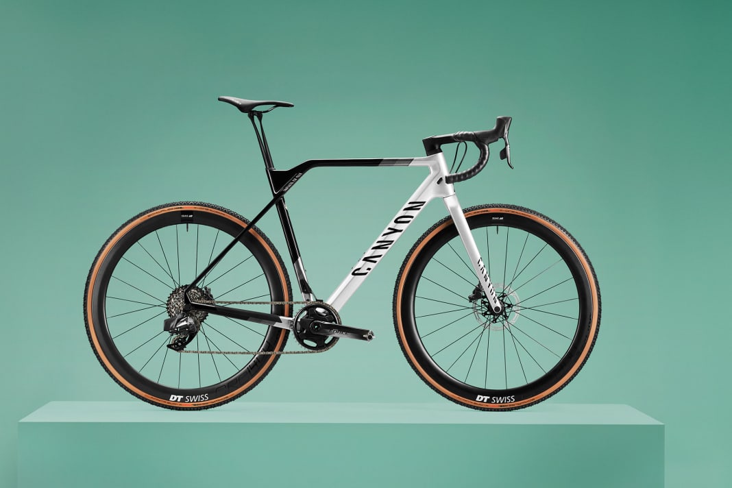 L'Inflite CF SLX 9 - ici en noir, blanc et gris