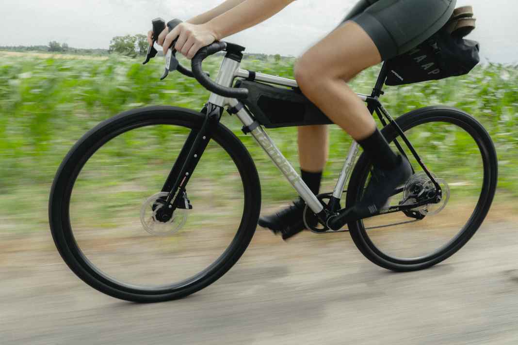 Kieswerk est le nom du nouveau gravelbike en aluminium de Standert