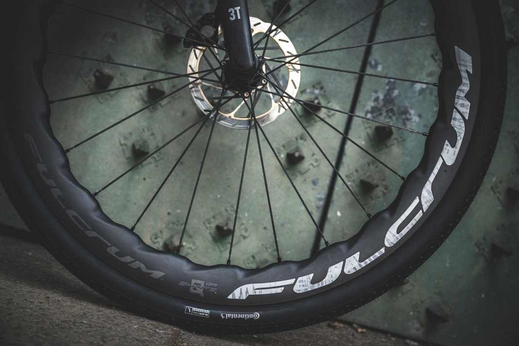 With the Sharq GR and Soniq GR, Fulcrum is expanding its range with the distinctive wave profile to significantly wider tyres