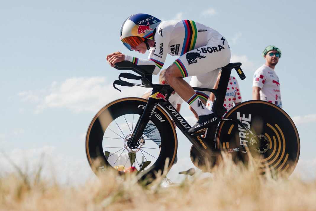 Remco Evenepoel lors du contre-la-montre entre Évian-les-Bains et Thonon-les-Bains