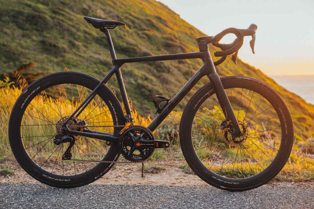The FR traditionally marks the sporty pole in the Felt portfolio and is entering its fourth model generation