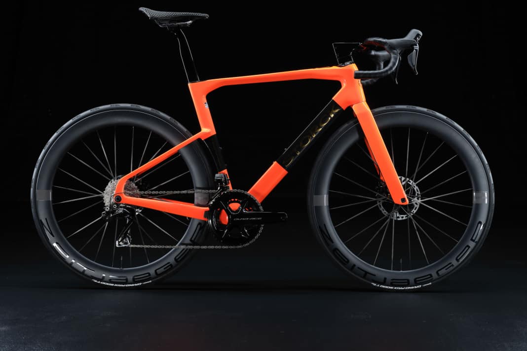 Un look moderne, des performances rapides : Storck présente la cinquième génération du Fascenario au salon Cyclingworld de Düsseldorf.