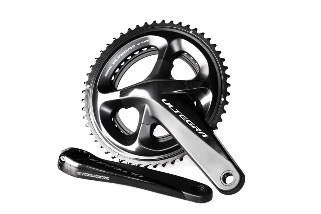 Stilmittel:  Was Shimano aus ­Aluminium machen kann, zeigt die neue ­Kurbel: Die Form ist hochkomplex, die ­Verarbeitung top.