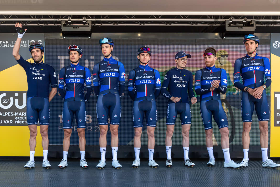 Bei der Tour des Alpes Maritimes et du Var im Februar gab Romain Gregoire (Mitte) nicht nur sein Saisondebüt, sondern auch das als Profi bei Groupama-FDJ.