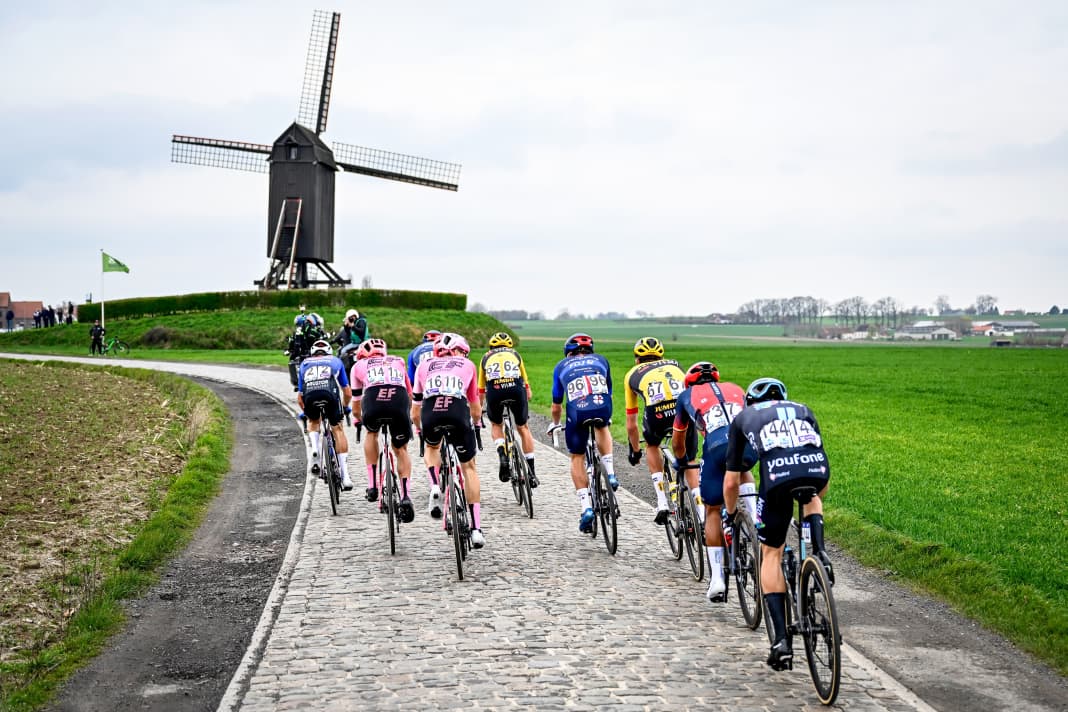 Cobblestone pavement ...