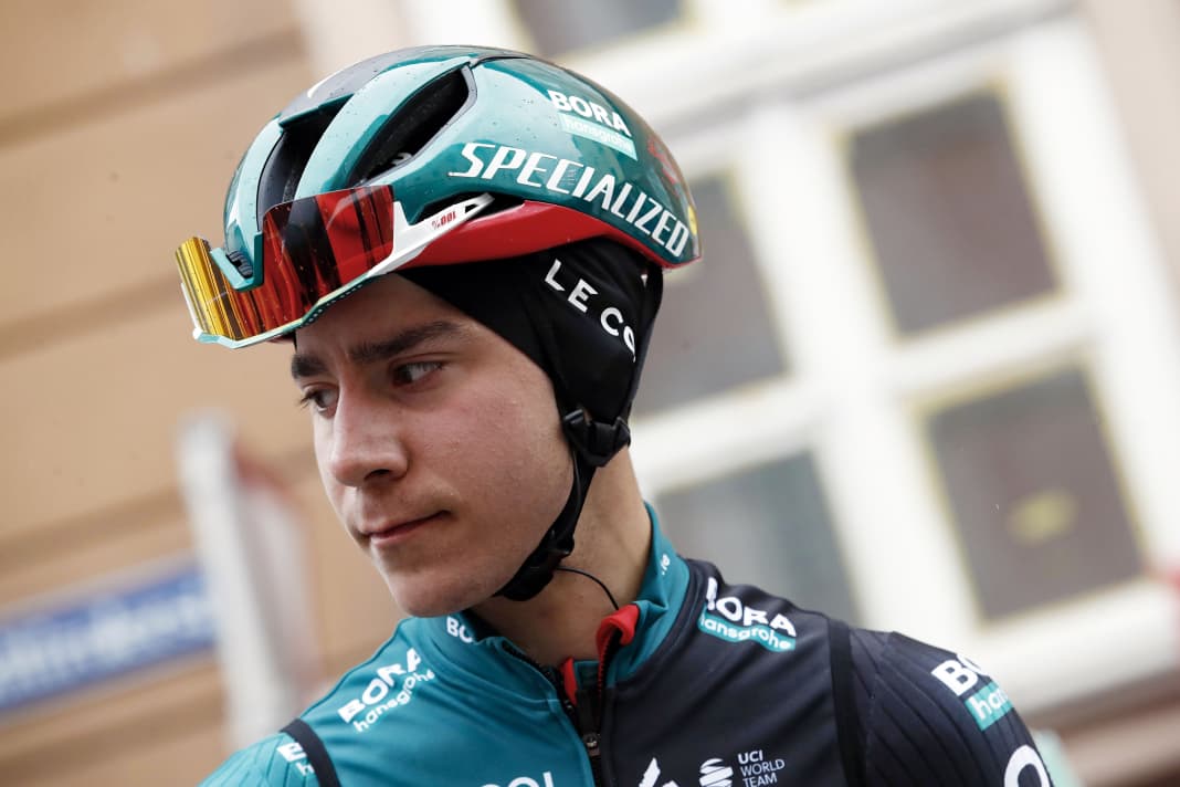2023 a été une année mouvementée pour Cian Uijtdebroeks. S'il a réussi à percer sur le plan sportif, son passage chez Visma | Lease a Bike a suscité des inquiétudes.