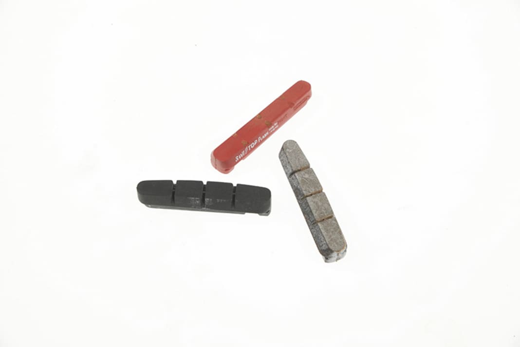 Pad types for different brake flanks: ceramic, carbon and aluminium.