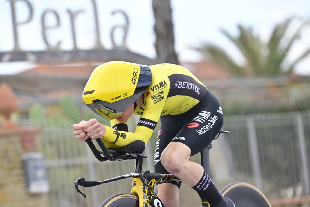 Visma | Lease a Bike sorgte beim Zeitfahren von Tirreno-Adriatico mit einem neuen Giro-Helm für Aufsehen
