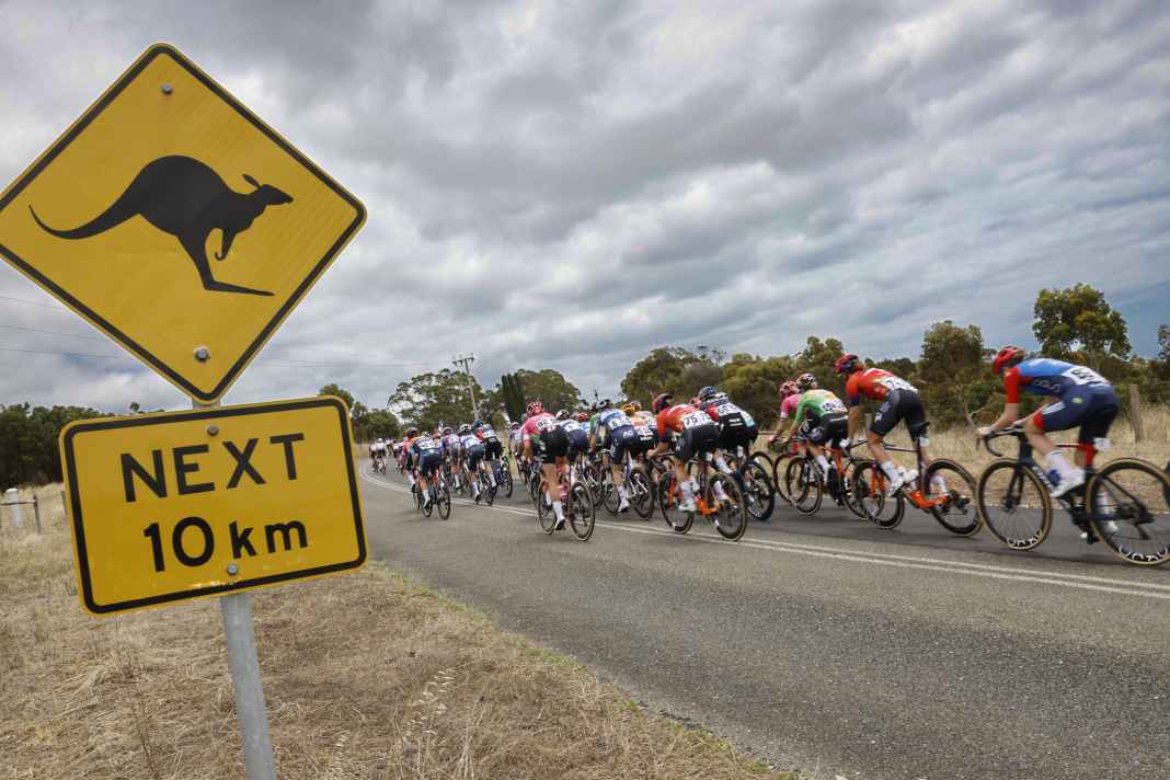 Start of the Women's World Tour at the Tour Down Under