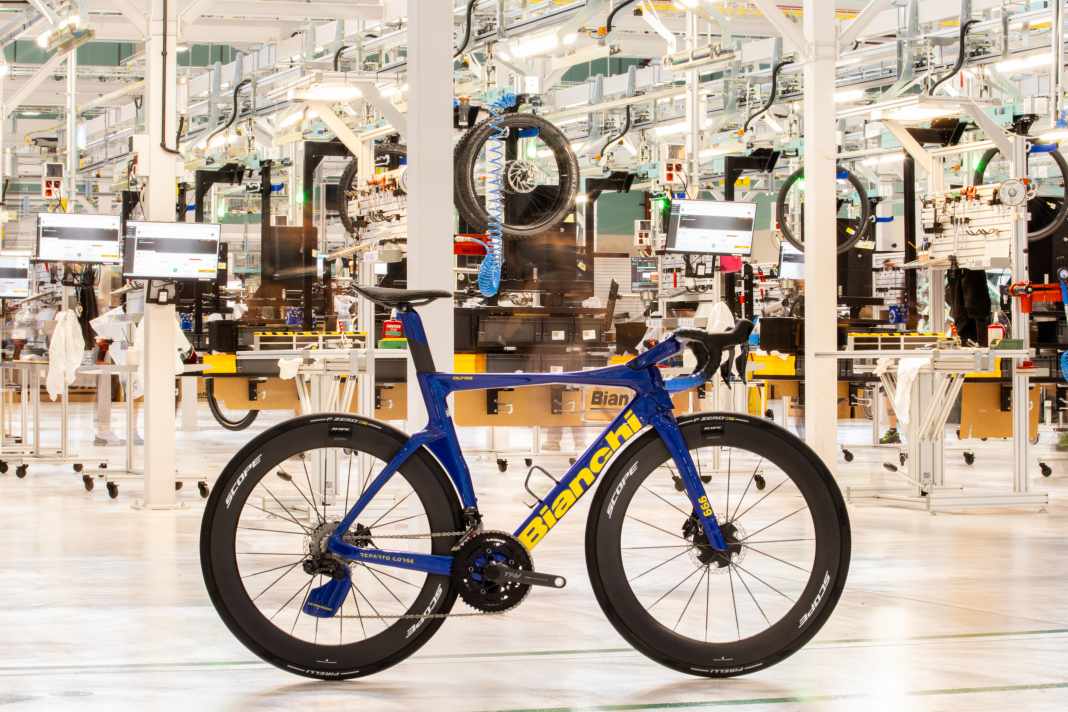 Bianchi fête ses 140 ans d'existence avec une édition spéciale hors de prix.