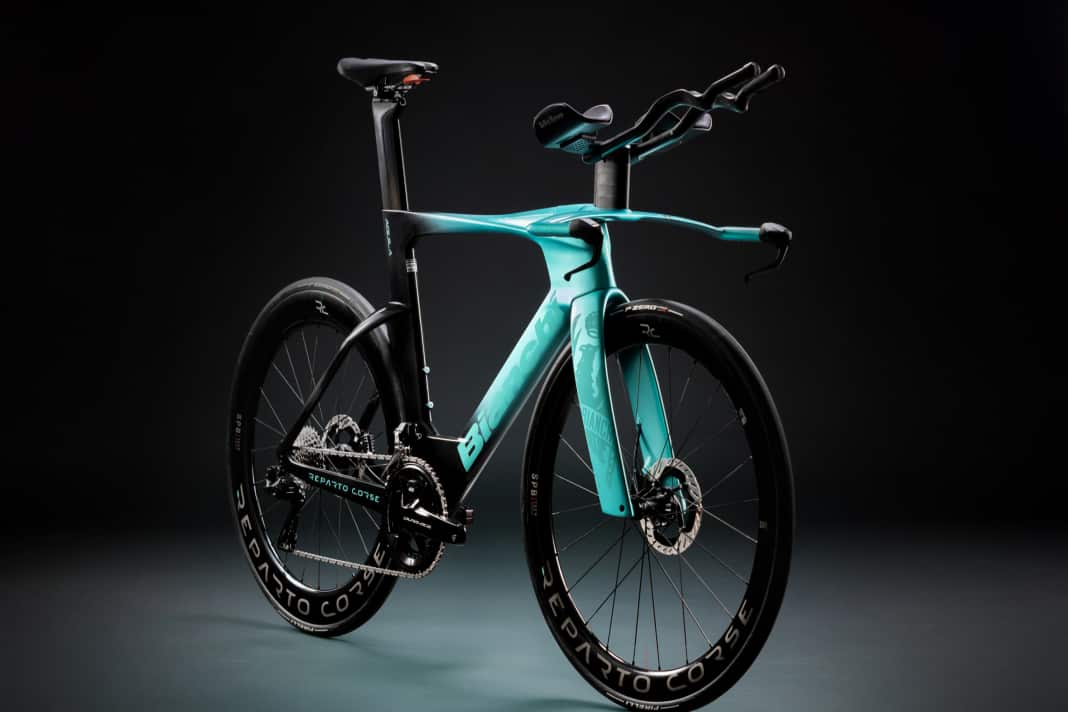Le nouveau Bianchi Aquila RC est le dernier vélo de course professionnel à passer aux freins à disque