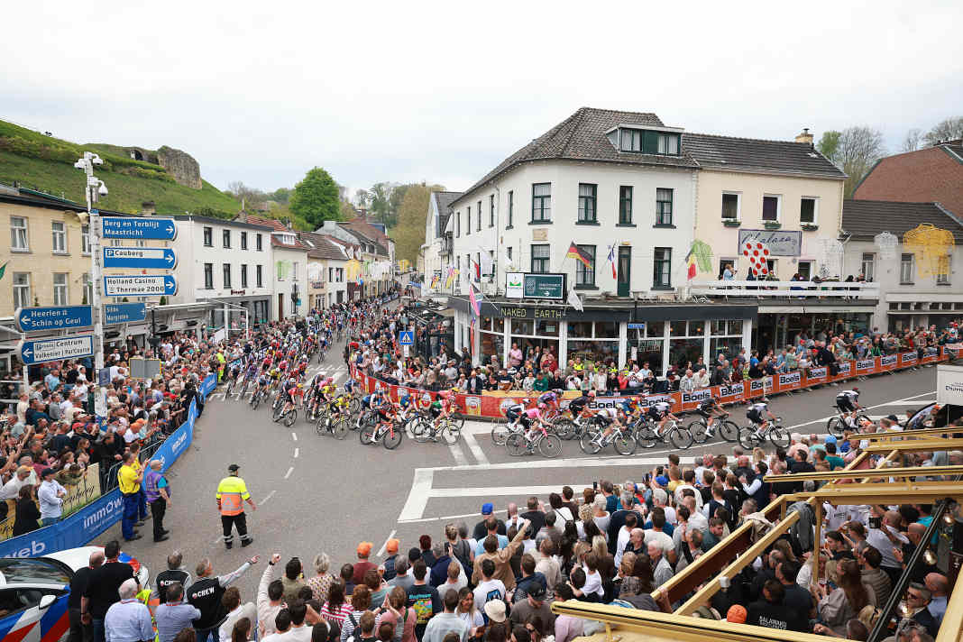 Epicentre: The Amstel peloton in Valkenburg, shortly before the climb to the Cauberg