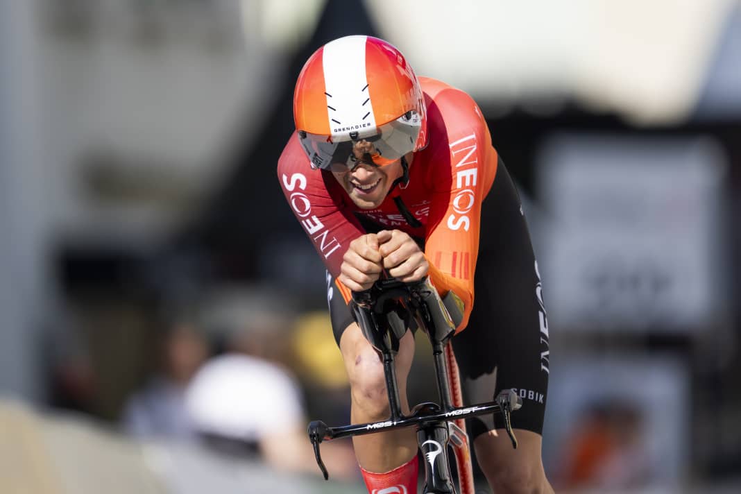 Samuel Watson (INEOS Grenadiers) setzte spät die Bestzeit des Tages.