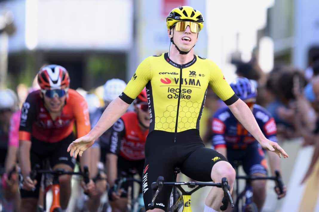 Matthew Brennan (Visma | Lease a Bike) confidently wins the 1st stage.