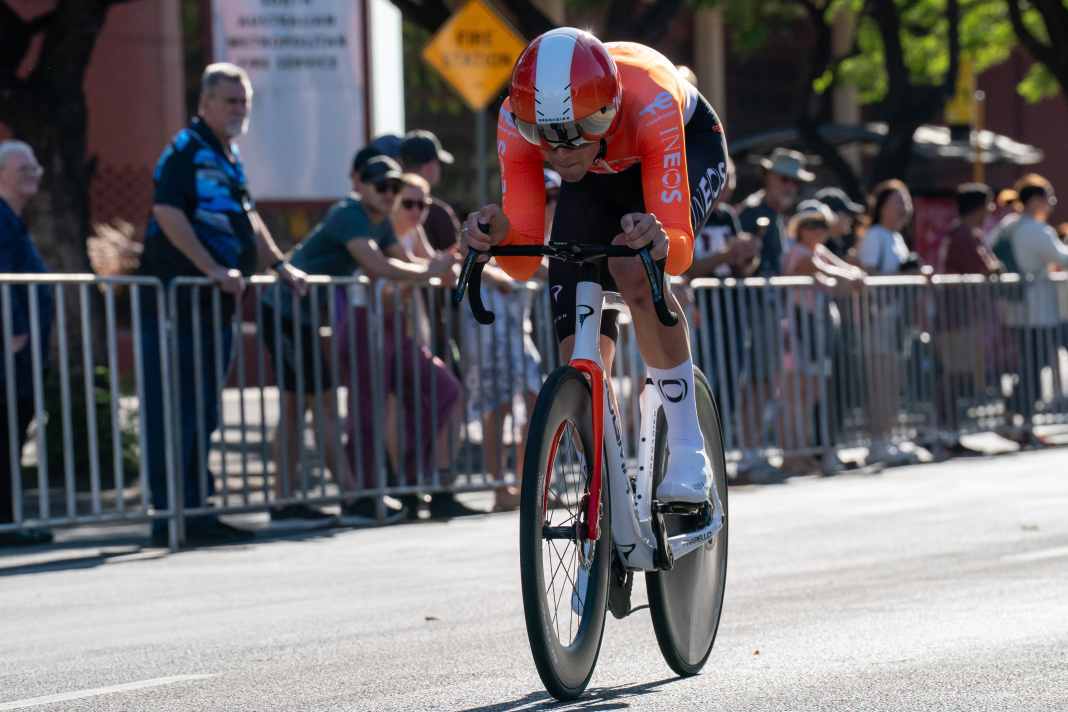 Samuel Watson (INEOS Grenadiers) a remporté le prologue de l'ouverture du Tour Down Under.