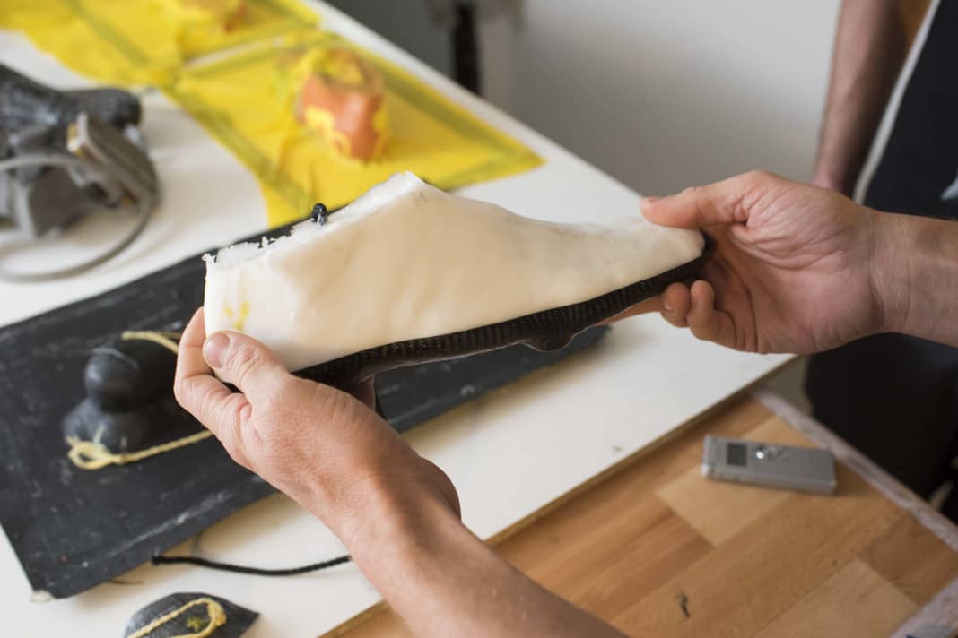 Point de départ 1 : Comme forme de base, Hansen utilise des modèles en silicone de ses pieds. Ce hobby est né d'une nécessité : En raison d'une cambrure à l'extérieur du pied, Hansen ne s'en sort pas bien avec des chaussures de série.