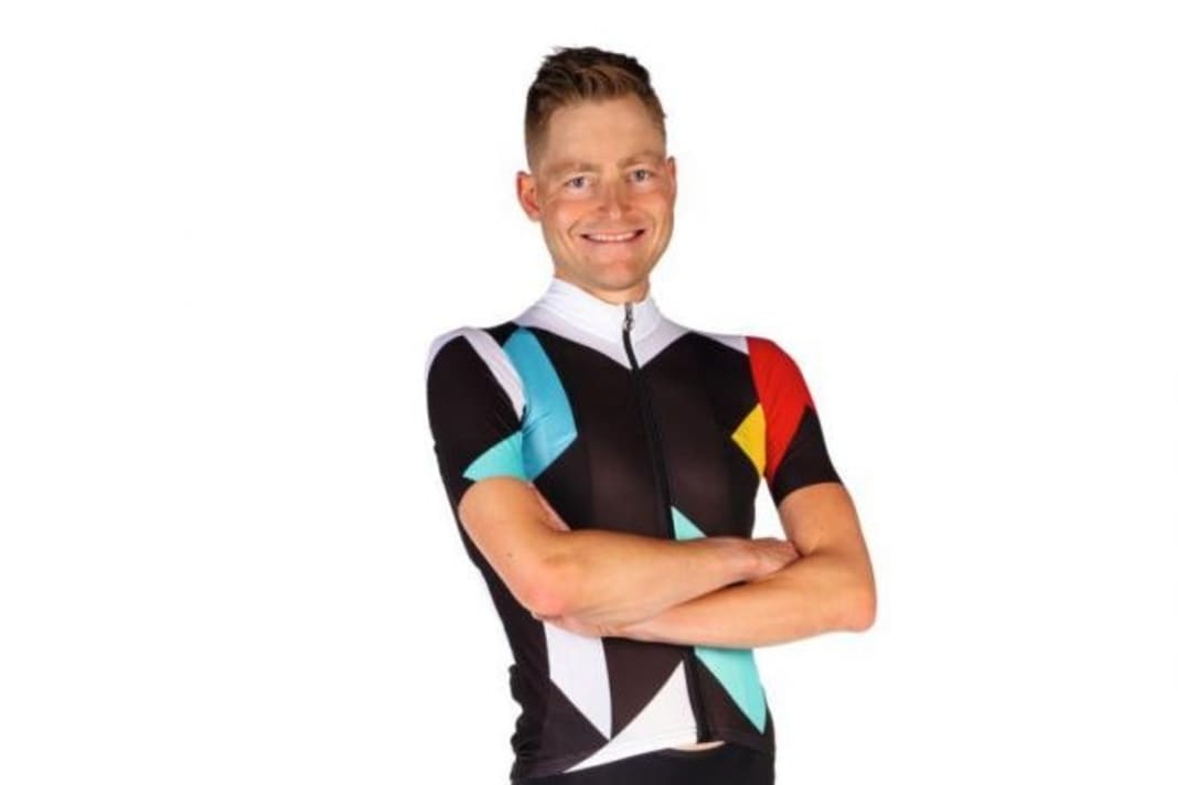 Assos: Fastiane Rock SS Jersey & Equipe RS Bib Shorts S9