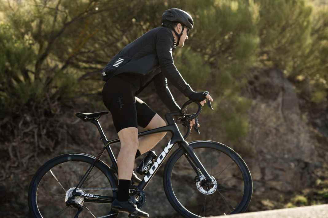 Le Look 785 Huez bénéficie d'une mise à jour modérée de son modèle. L'accent a été mis sur le réglage du poids. Selon les indications du fabricant, le cadre de taille moyenne pèse 980 grammes.