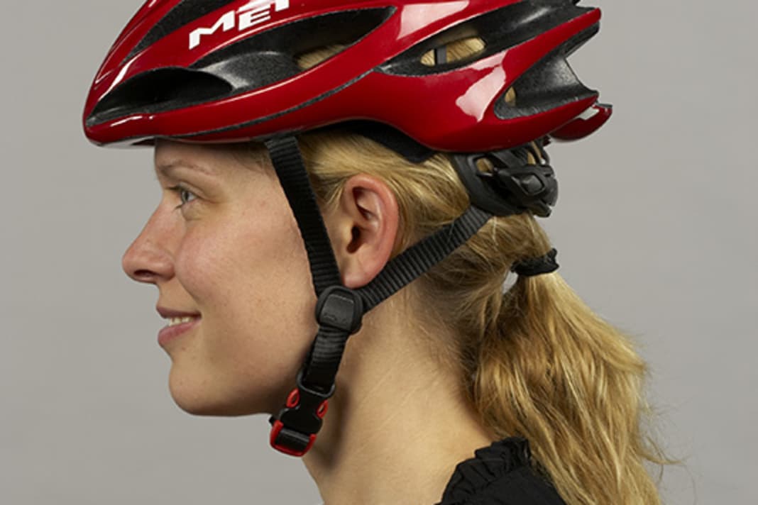 1. Bestmöglichen Schutz und Tragekomfort bietet ein Radhelm nur, wenn er die Stirn bedeckt.