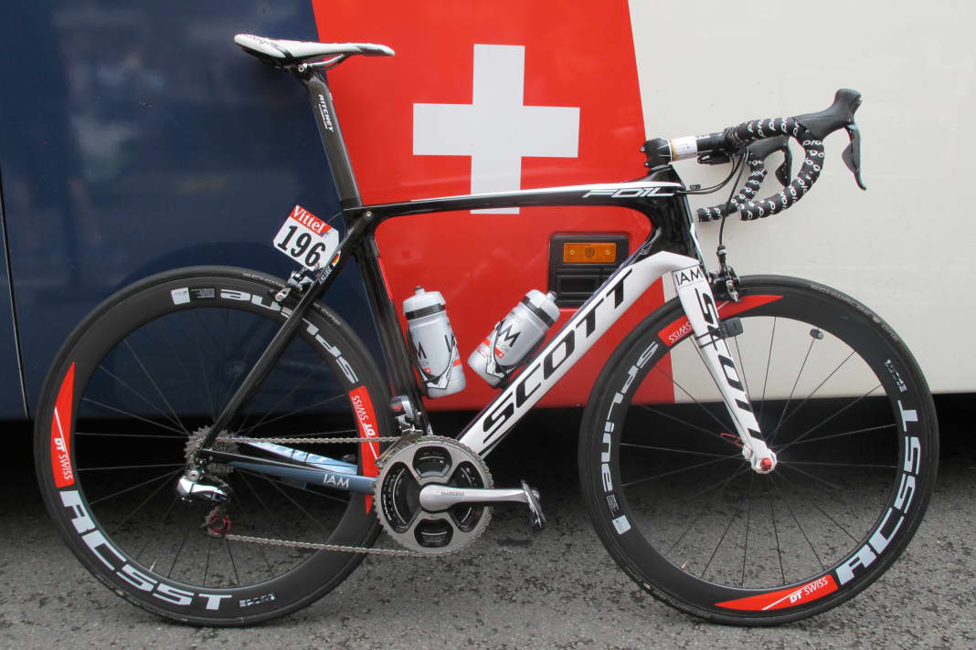 The Scott Foil of the Swiss IAM team is equipped with many parts from Swiss companies.