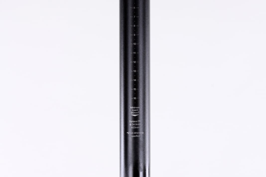 Seat posts cannot be extended as far as required. Be sure to observe the marking for the maximum extension length. The end of the seat post in the seat tube must extend at least as far as under the top tube. If the seat post is too short, the frame may break.