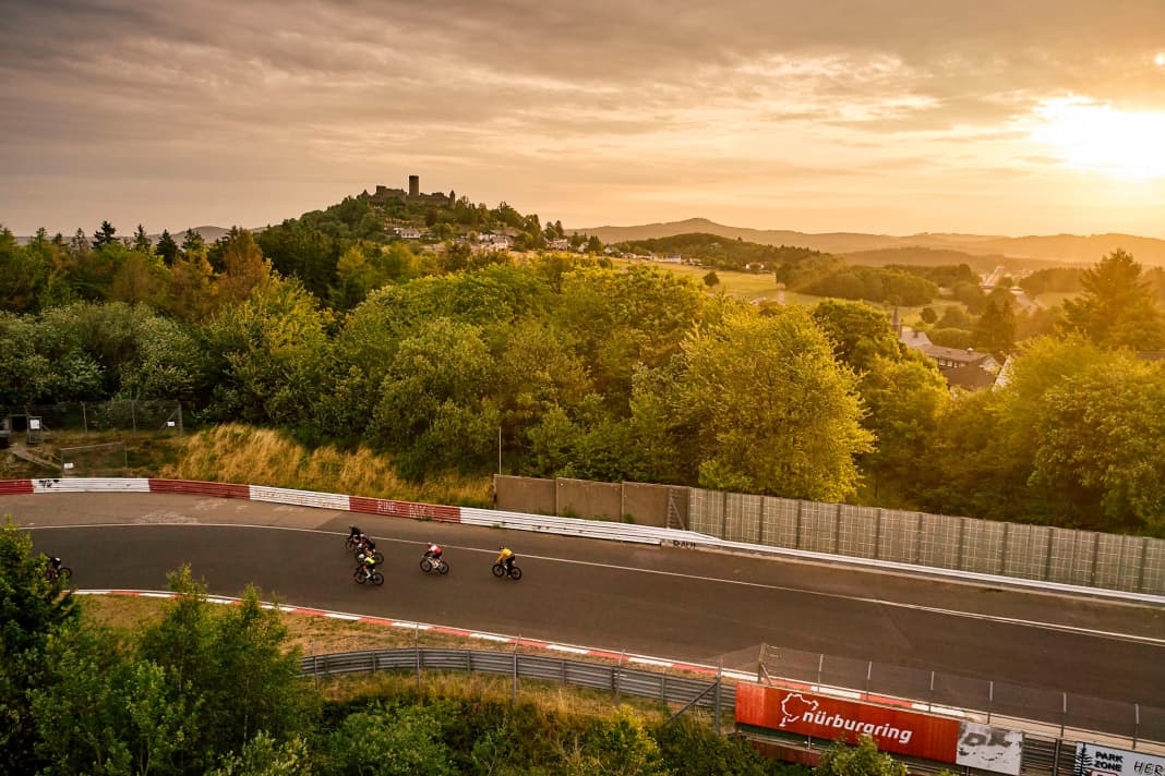 Rad am Ring: Das 24-Stunden-Rennen am Nürburgring ist eine der härtesten Herausforderungen, der sich Hobbyradsportler stellen können