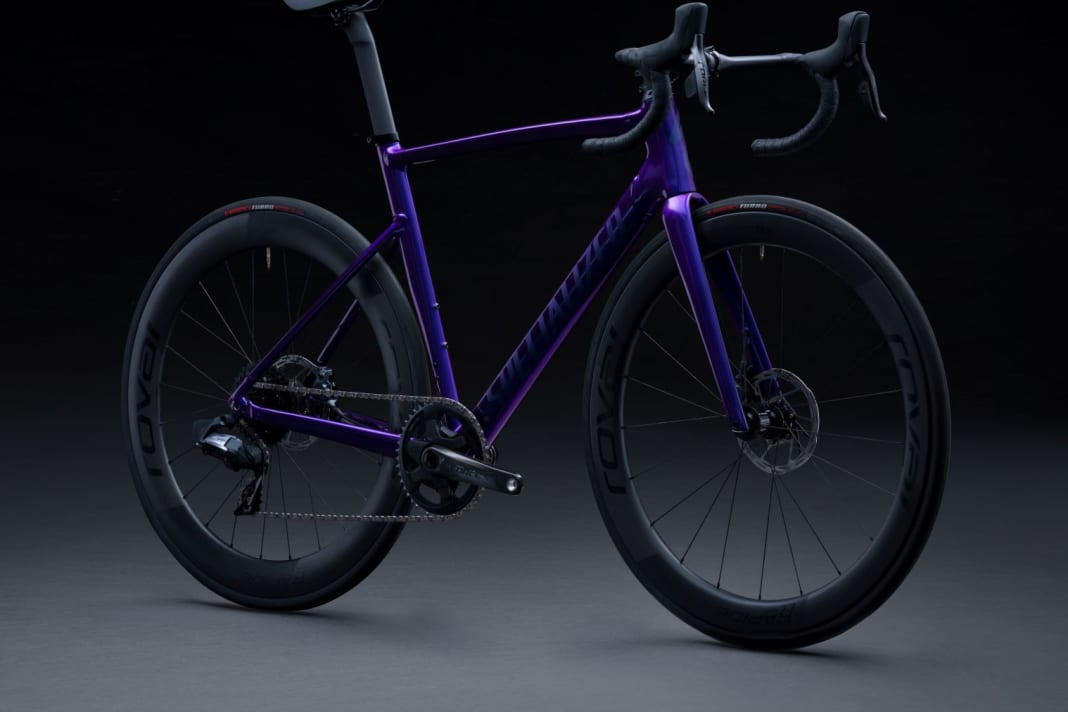The top LTD model looks as if it has been cast from a single mould. The weld seams on the aluminium frame are barely visible. 