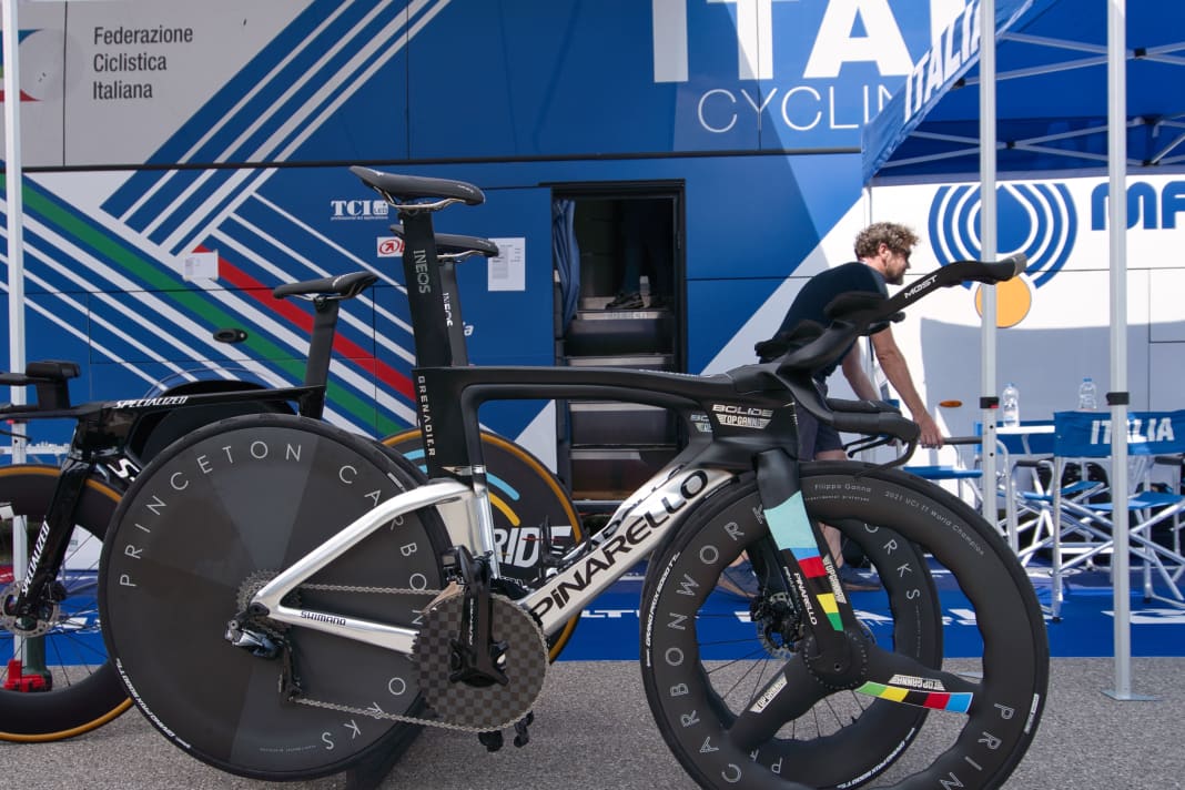The Pinarello Bolide F by Filippo Ganna