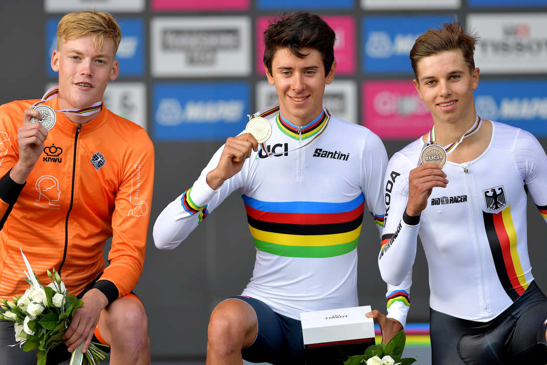 Les étapes de Marco Brenner : en 2019, aux championnats du monde de cyclisme à Harrogate (Grande-Bretagne), Brenner (à droite sur la photo) remporte le bronze dans le contre-la-montre individuel des juniors derrière Antonio Tiberi (Italie/centre) et Enzo Leijnse (Pays-Bas/gauche).