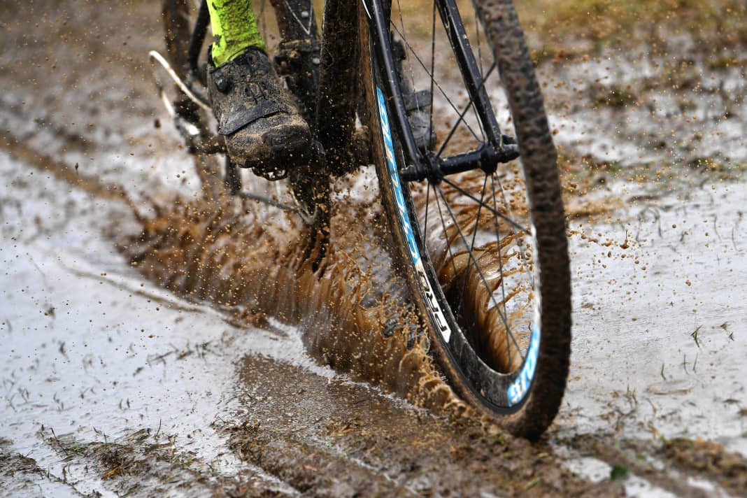 Mud Fun! Cyclocross riders shouldn't be afraid of dirt