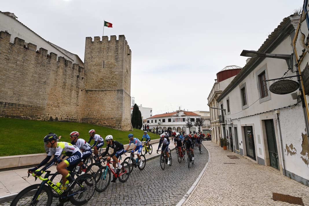 Es geht auf der 1. Etappe der Algarve-Rundfahrt 2023 über 200,2 Kilometer von Portimao nach Lagos