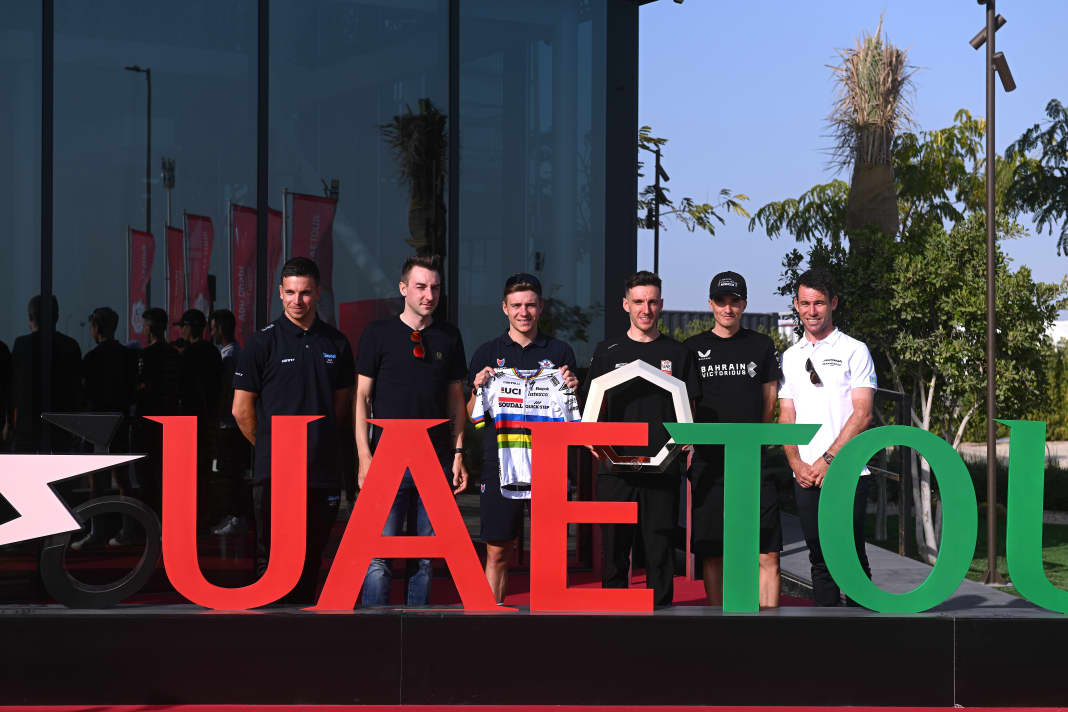 The UAE Tour 2023 attracts some of the stars of professional cycling, as seen here (from left to right): Dylan Groenewegen, Elia Viviani, Remco Evenepoel, Adam Yates, Pello Bilbao and Mark Cavendish