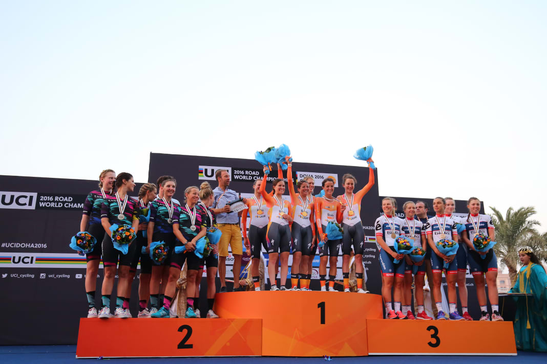 Tous les champions et championnes du monde des championnats du monde de cyclisme 2016 : Contre-la-montre par équipe dames : Or Boels-Dolmans Cycling Team (Pays-Bas), argent Canyon//SRAM Racing (Allemagne), bronze Cervelo-Bigla Pro Cycling (Suisse)