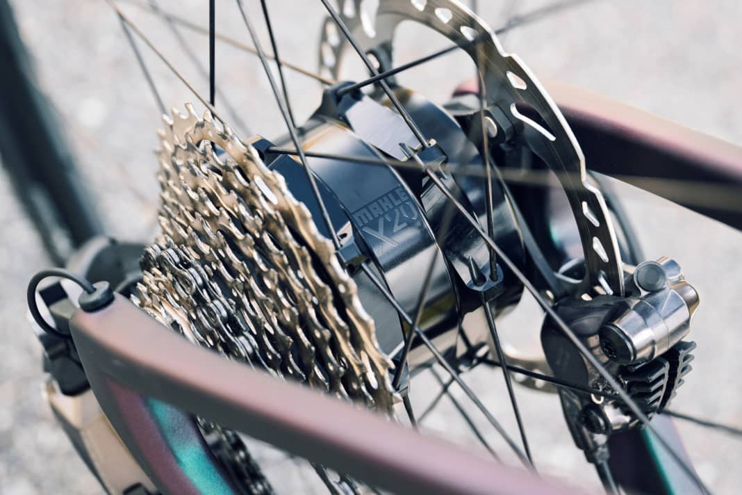 Das Herzstück des Reveal Plus ist der X 20-Nabenmotor von Mahle mit einem Drehmoment von 55 Nm. Der ins Unterrohr integrierte Akku soll eine Kapazität von 250 Wh haben.