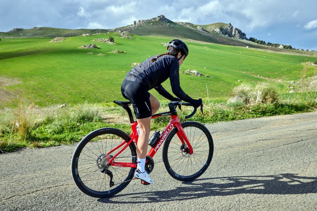 Nouveau vélo de course marathon en provenance d'Italie : le Pinarello X remplace le Paris comme modèle adapté aux longues distances.