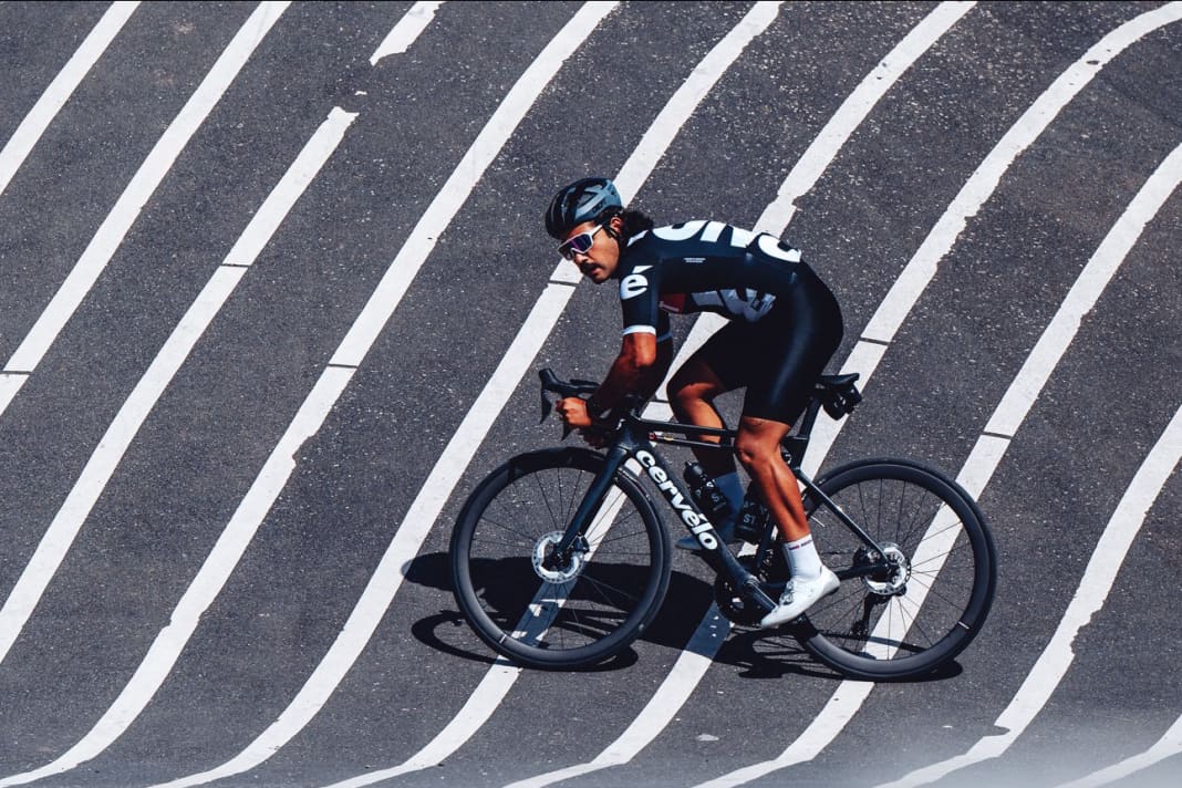 The Soloist is positioned in Cervélo's portfolio between the lightweight R5 model and the aero racer S5.