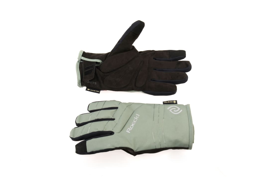 Regentropfen perlen von der wasserabweisenden Außenhaut komplett ab 