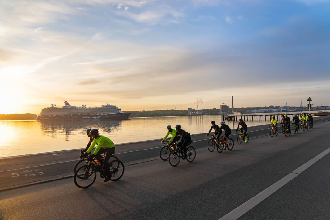 Der Sonnenaufgang an der Kieler Förde entschädigt fürs frühe Aufstehen