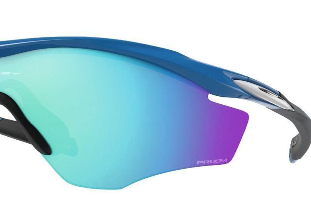 OAKLEY M 2 Frame XL ; prix à partir de 125 euros
	Résumé : Le M2 Frame est le successeur actuel du classique d'Oakley, le M Frame de 1989. Le design du cadre avec le logo de la marque est légèrement modifié, l'écran monobloc avec la technique Prizm est grand et offre une très bonne protection contre le vent. Le prix d'entrée de gamme d'Oakley est élevé par rapport à la concurrence : pour 125 euros, on obtient uniquement un cadre noir avec un filtre gris. Les cadres et filtres colorés coûtent plus cher, la version la plus chère du modèle le moins cher coûte 195 euros.