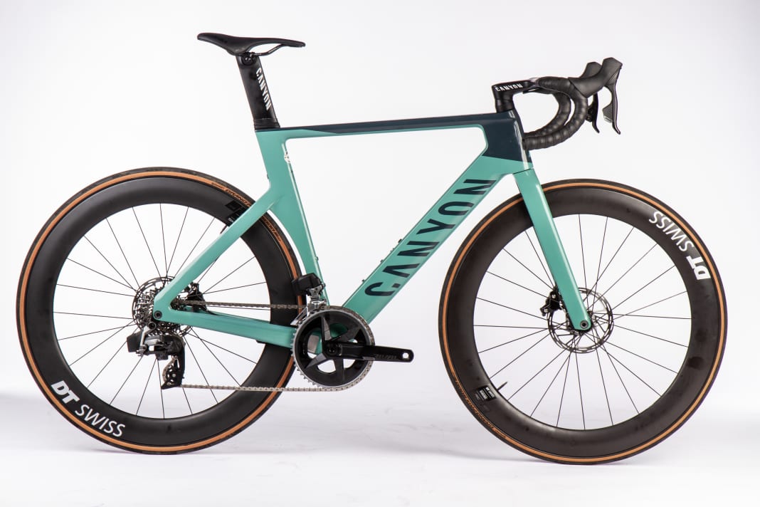 Canyon Aeroad CF SLX 7 eTap WettkampfRennrad im Test TOUR