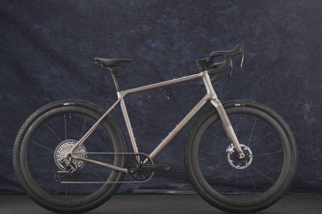 Le Fernweh Bikes Converge Gravelbike sort de l'imprimante 3D.