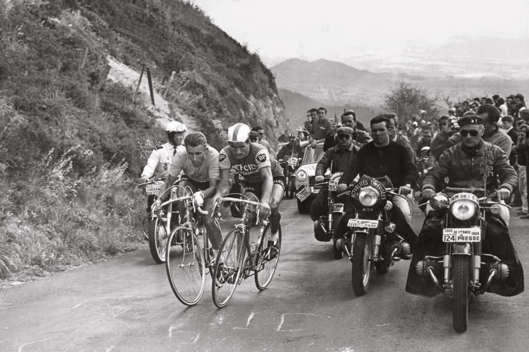 Unvergessenes Duell am Puy de Dome 1964: Jacques Anquetil (links) und  Raymond Poulidor