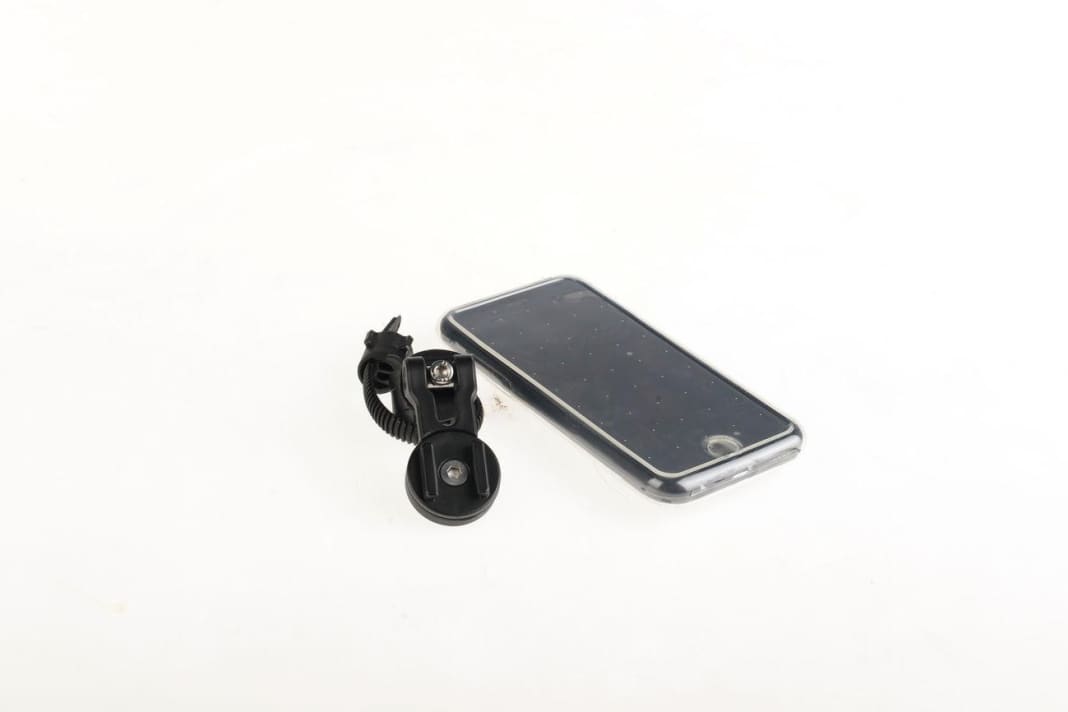 Sp Connect Bike Bundle II avec support, housse de protection, protection contre la pluie ; Prix : 60 €.