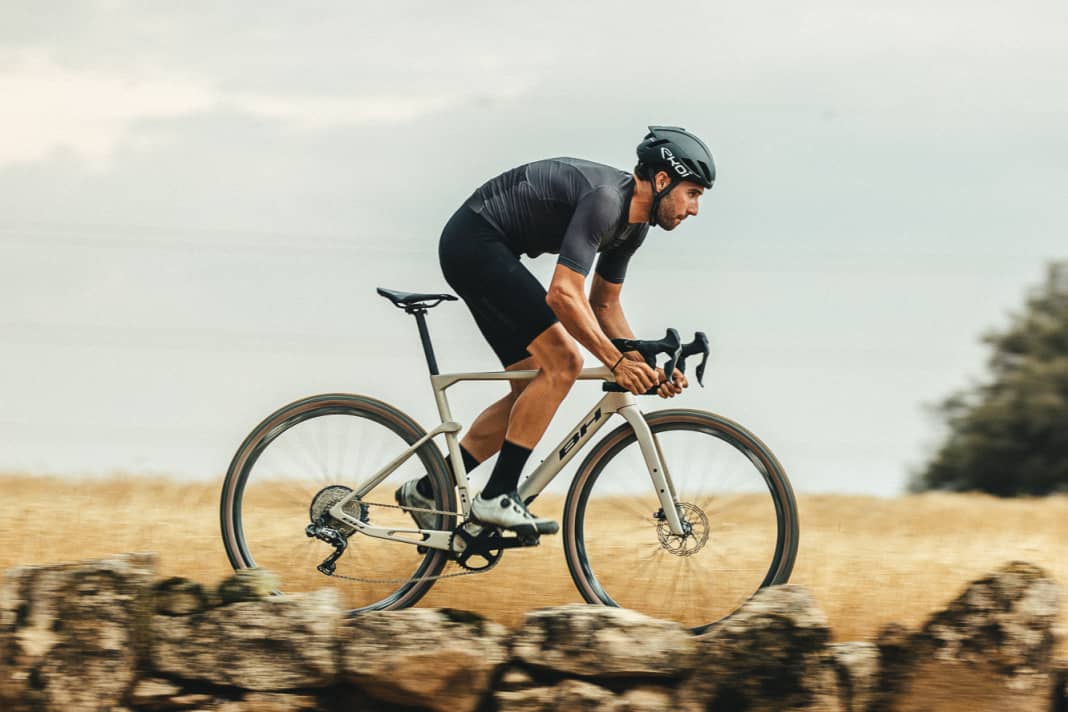 BH has positioned the new GravelX in the race gravel bike segment.
