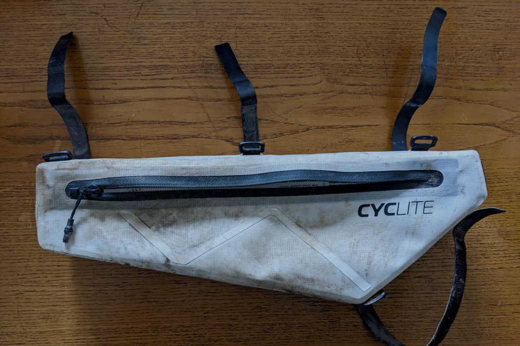 Dreckige Cyclite Rahmentasche rechte Seite.