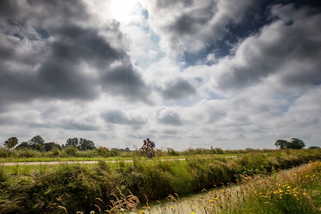 The sky so wide: Clouds and wind characterise the landscape in the Frisian province.