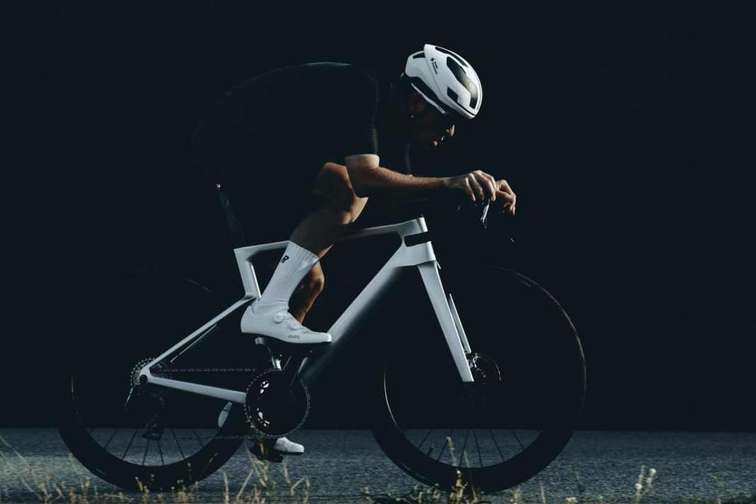 Rose makes a big splash: the direct mail order company from Bocholt presents two new road bike models at the start of the year.